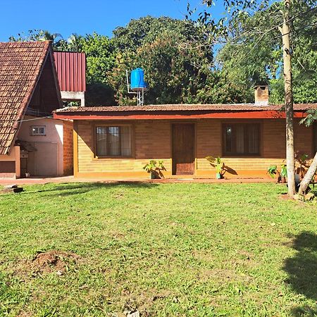 Bungalow Hostel Iguazu Puerto Iguazu Exterior photo